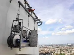 Fungsi utama gondola gedung untuk pembersihan kaca gedung bertingkat tinggi
