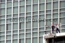 "Spesifikasi gondola gedung untuk pembersihan kaca di gedung bertingkat"