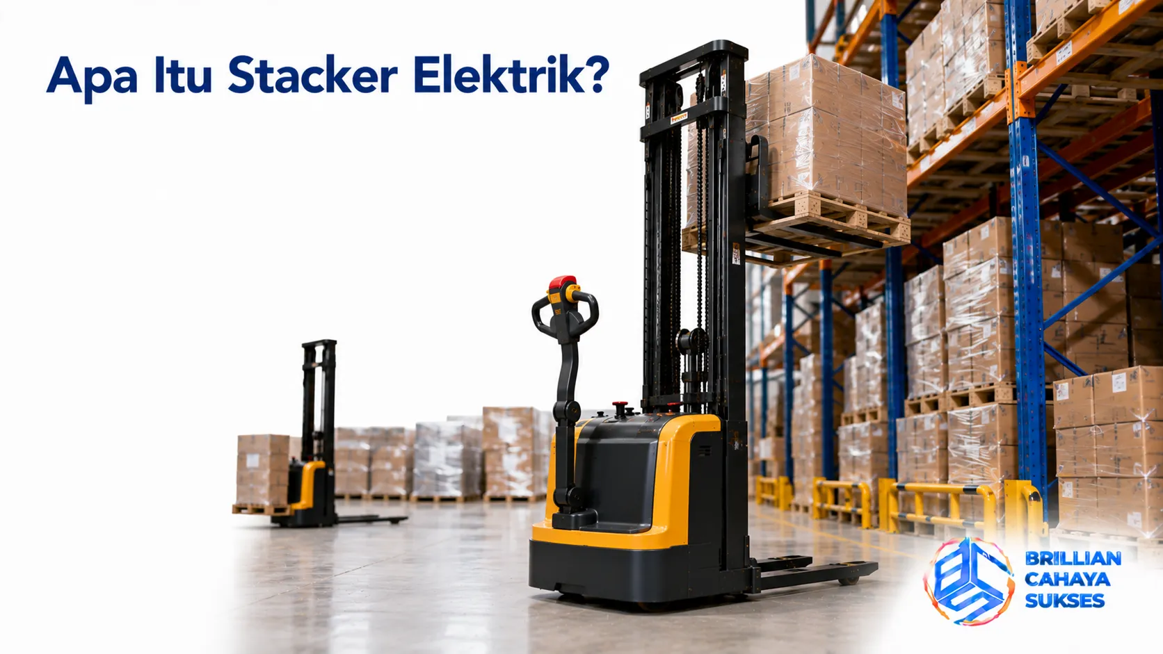 Stacker elektrik mengangkat palet barang di gudang modern untuk meningkatkan efisiensi material handling.