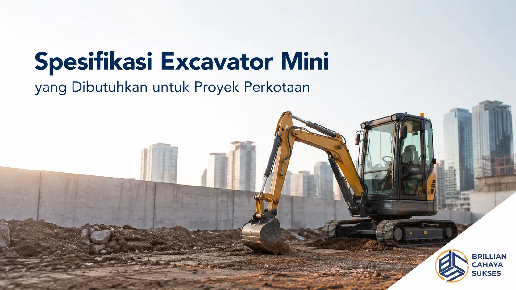 Excavator mini bekerja di area proyek perkotaan dengan latar gedung kota.
